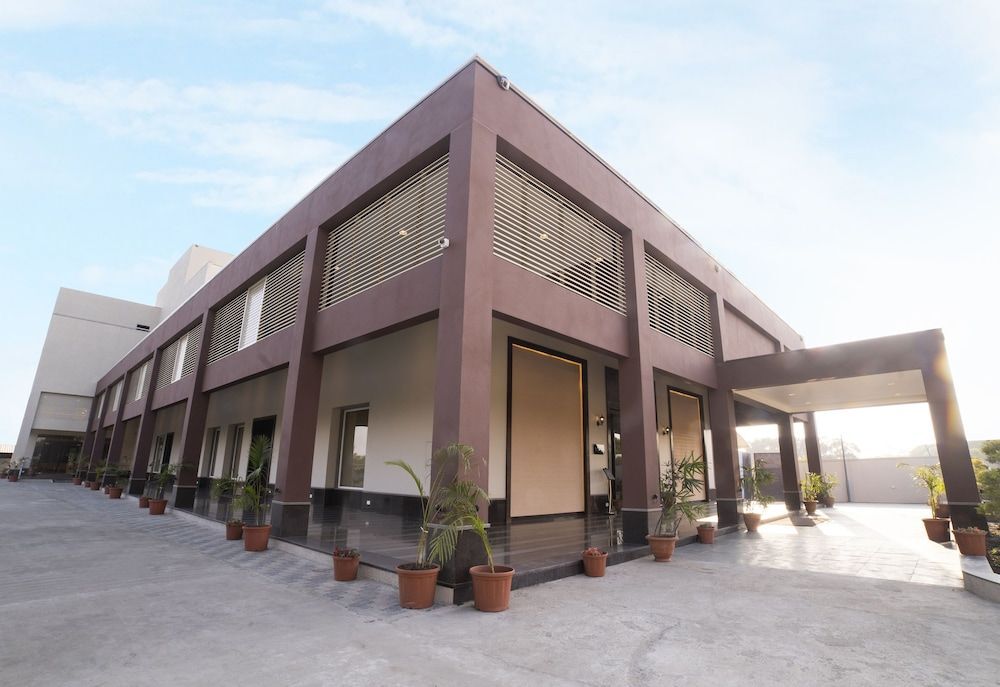 Бхопал: Hotel Rajhans Abhinandan
