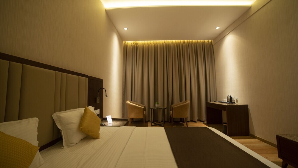 Бхопал: Hotel Rajhans Abhinandan