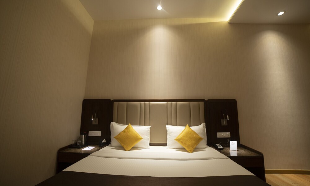 Бхопал: Hotel Rajhans Abhinandan