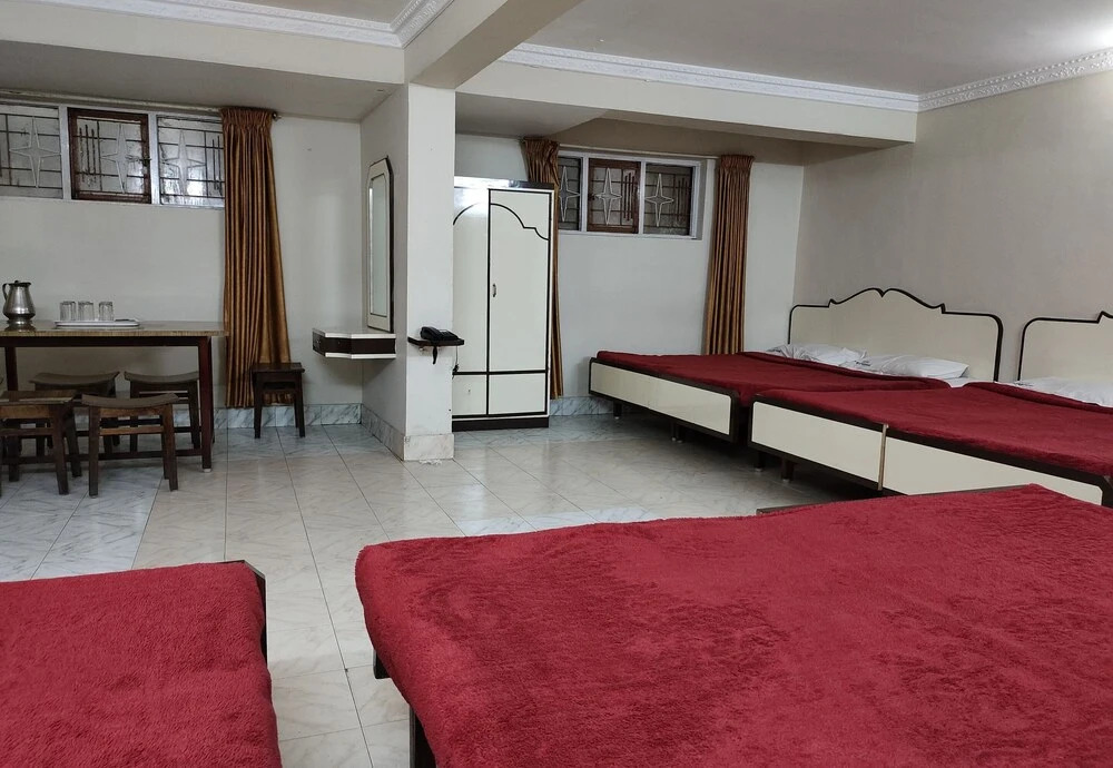 Ути: Hotel Alakapuri