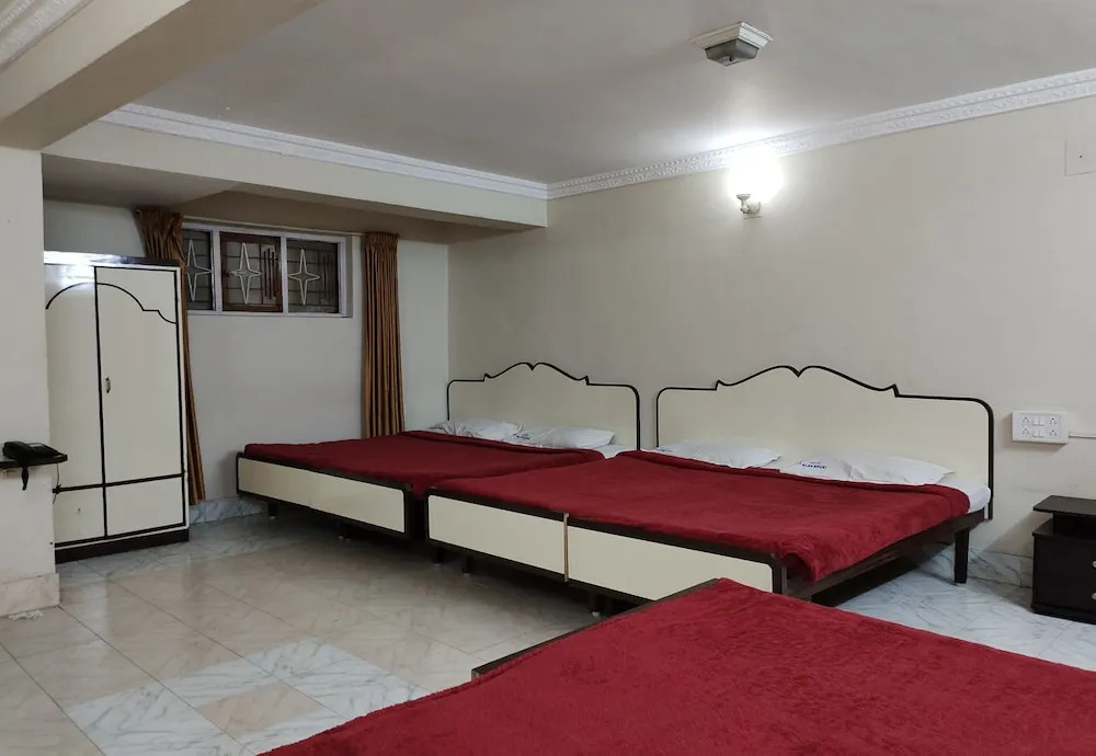 Ути: Hotel Alakapuri