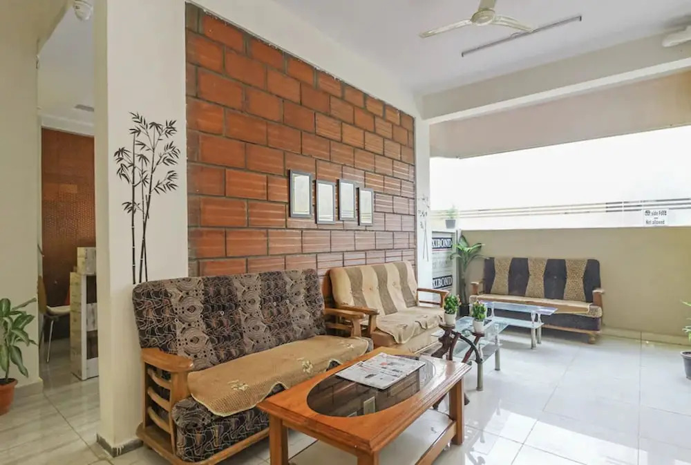 Бангалор: Goroomgo  Ample Mint Bengaluru