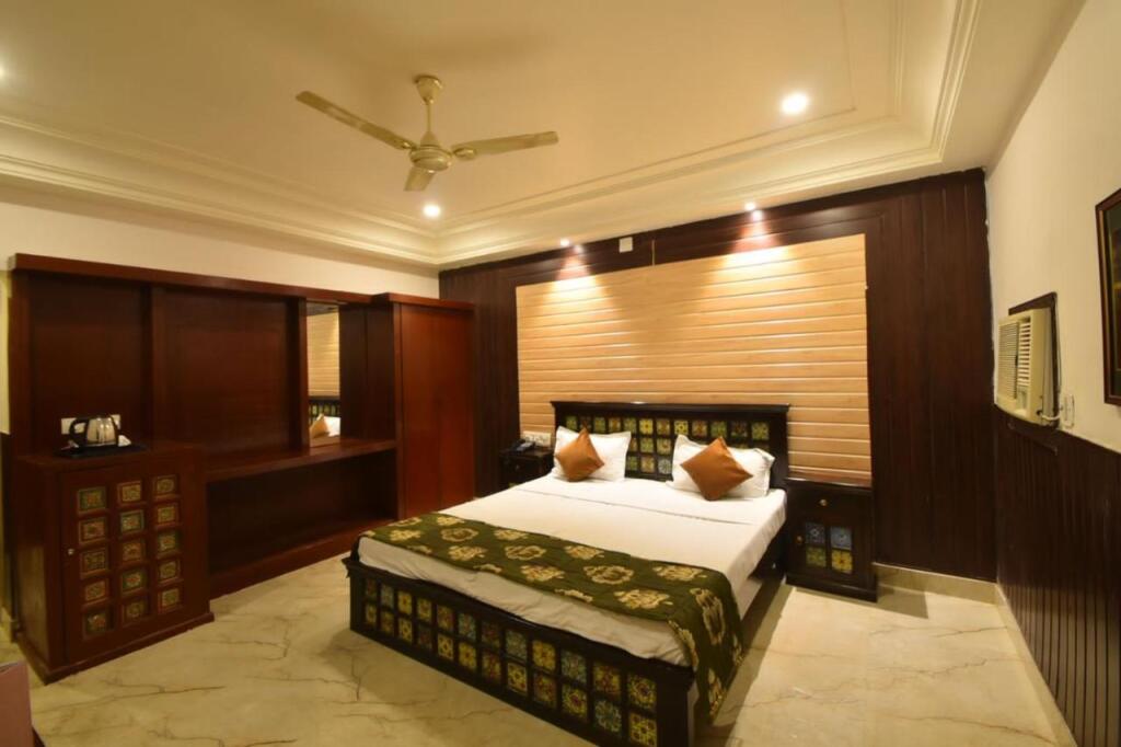 Биканер: Hotel Sagar Niwas