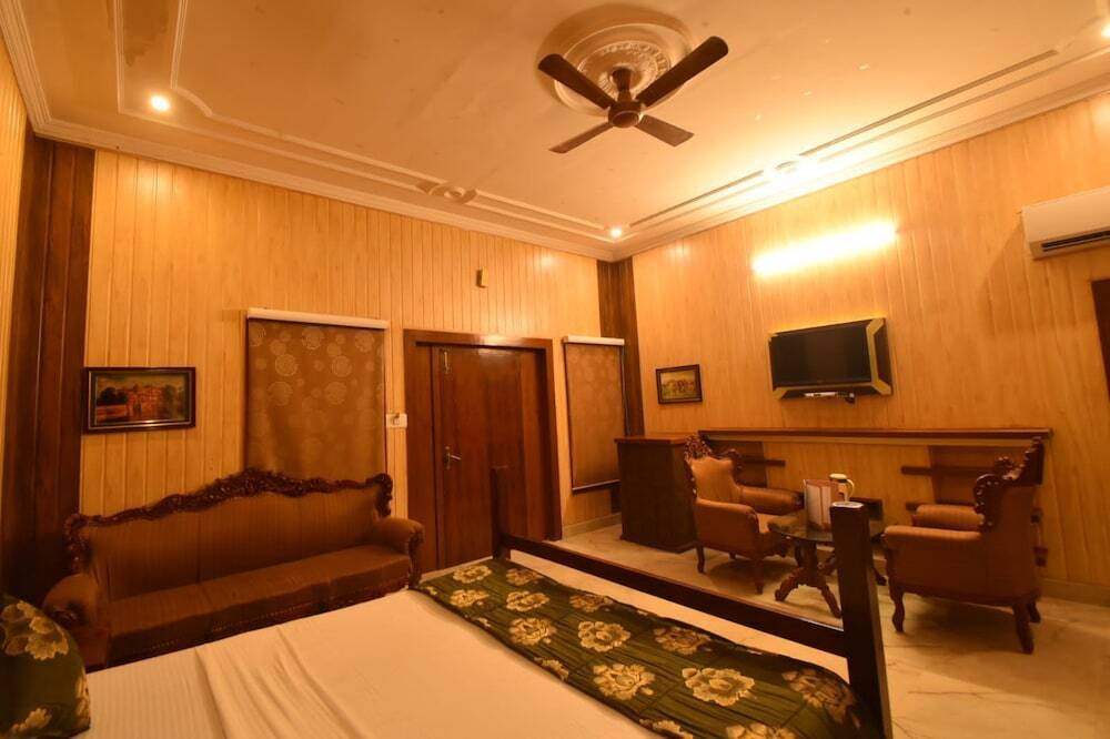 Биканер: Hotel Sagar Niwas