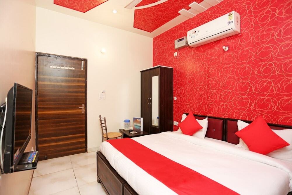 Матхура: Hotel Pushpa Palace