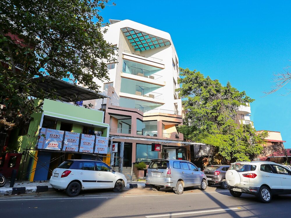 Treebo Time Square Marine Drive — фото 1