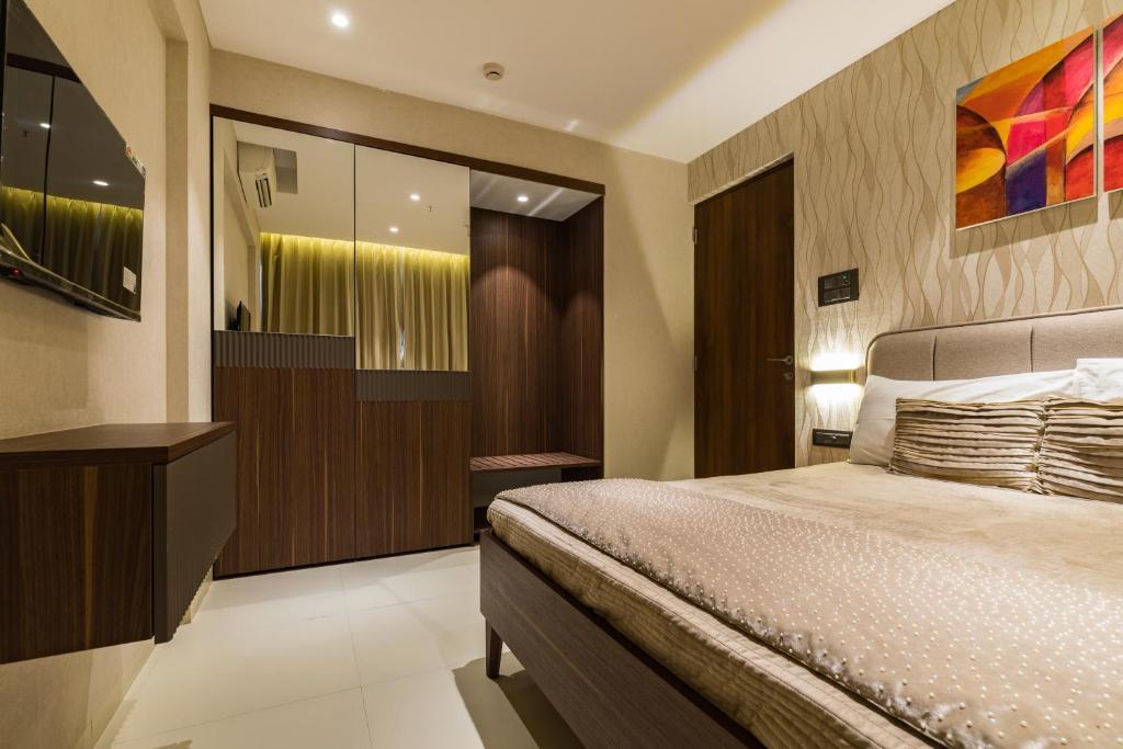 Пуна: AR Suites Jewels Royale