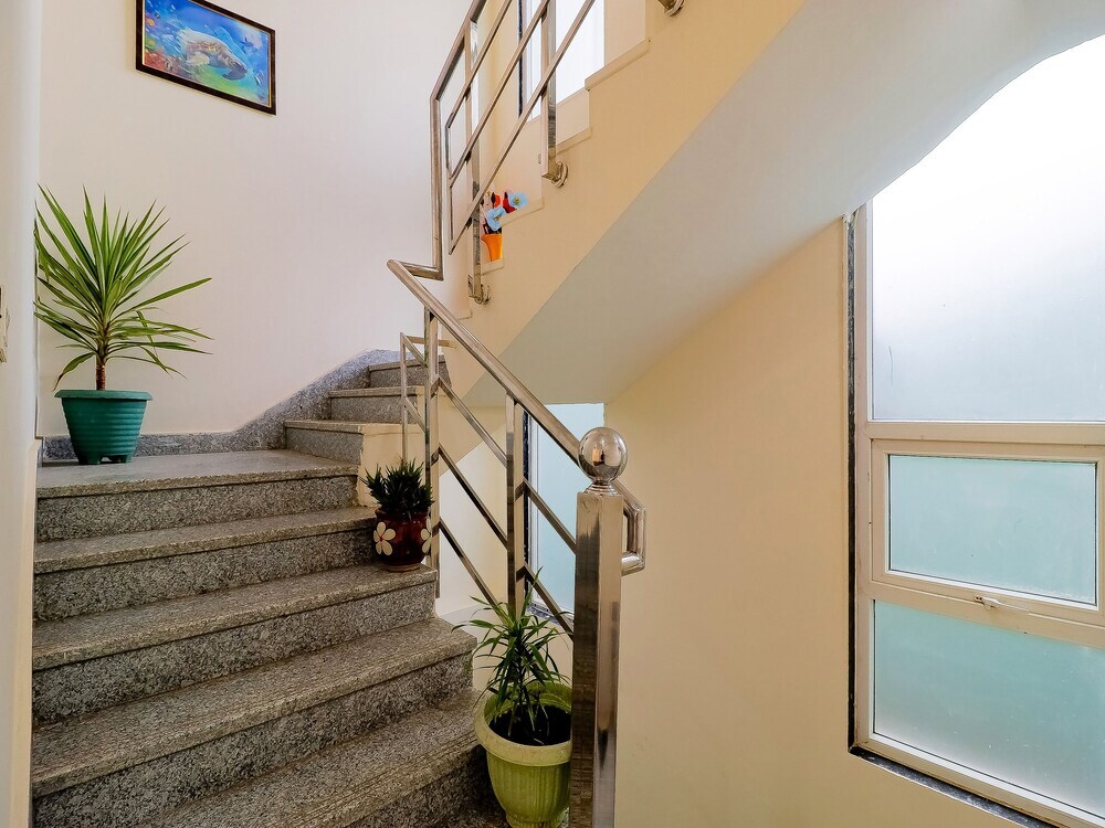 Гуруграм: Treebo Rejoice 52 - 3km From Huda City Metro Station