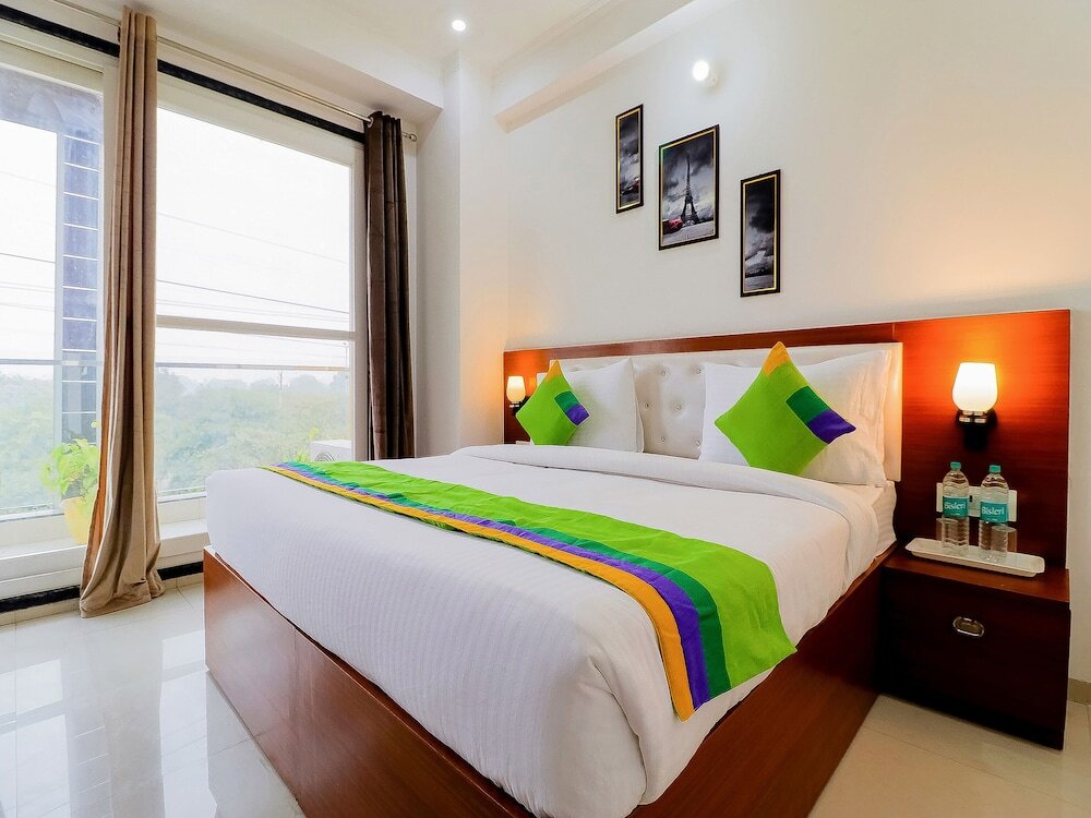 Гуруграм: Treebo Rejoice 52 - 3km From Huda City Metro Station