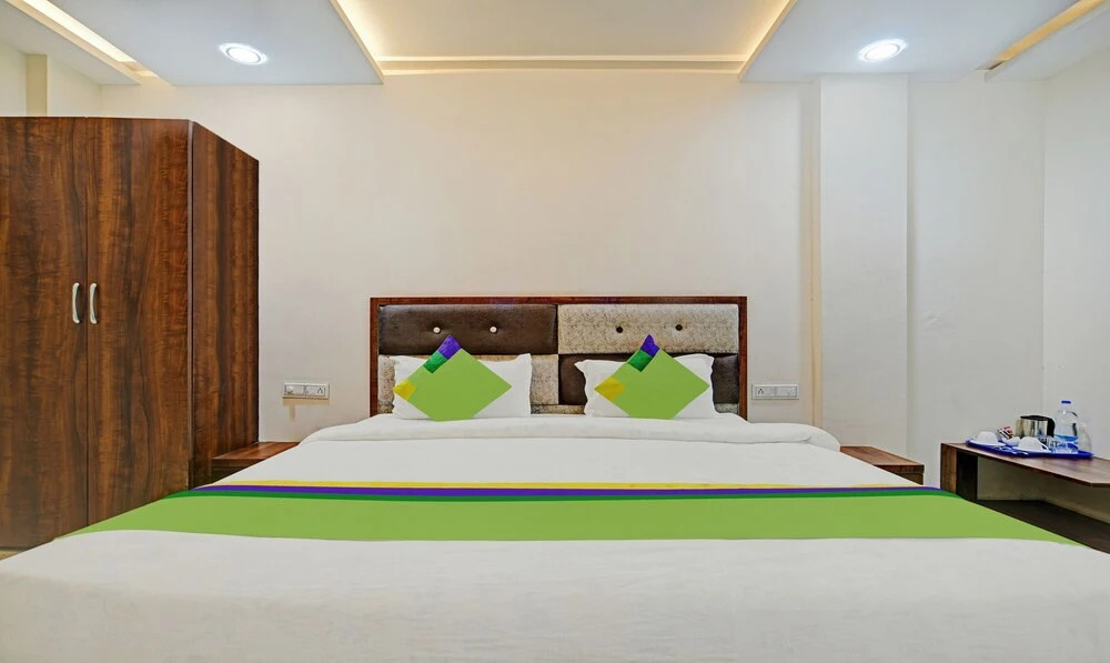 Индаур: Treebo Jayshree Palace C21 Business Park