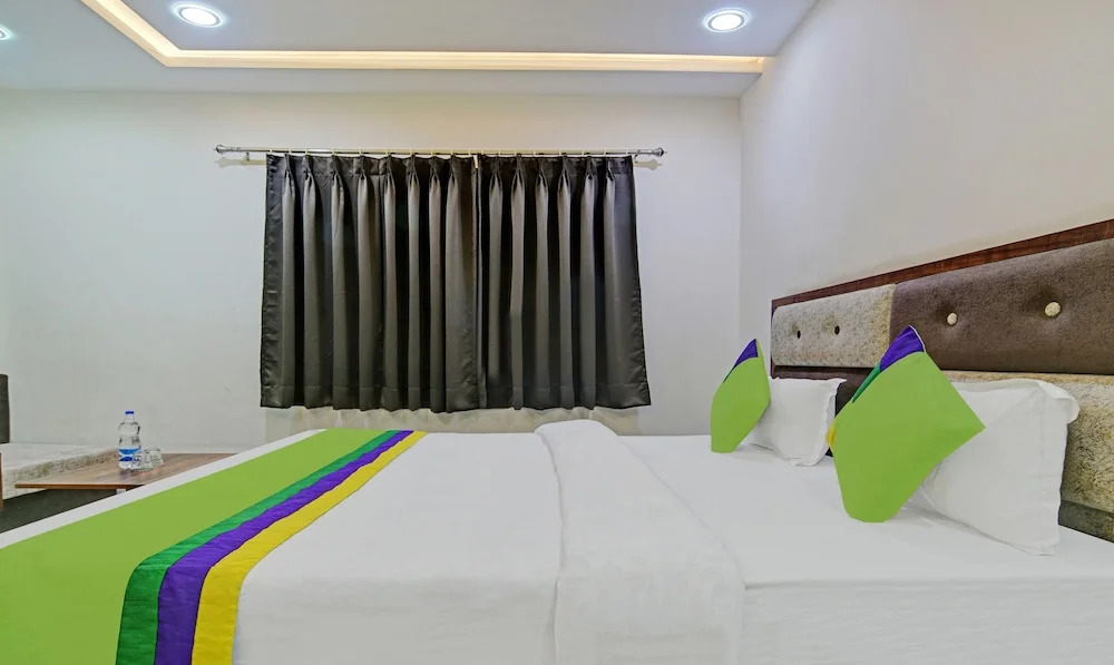 Индаур: Treebo Jayshree Palace C21 Business Park