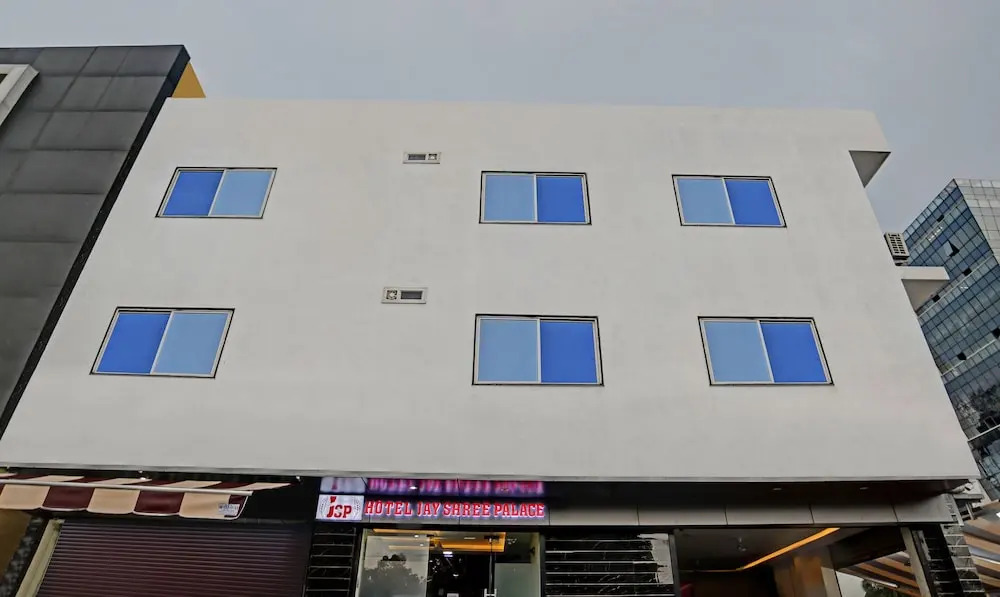 Индаур: Treebo Jayshree Palace C21 Business Park