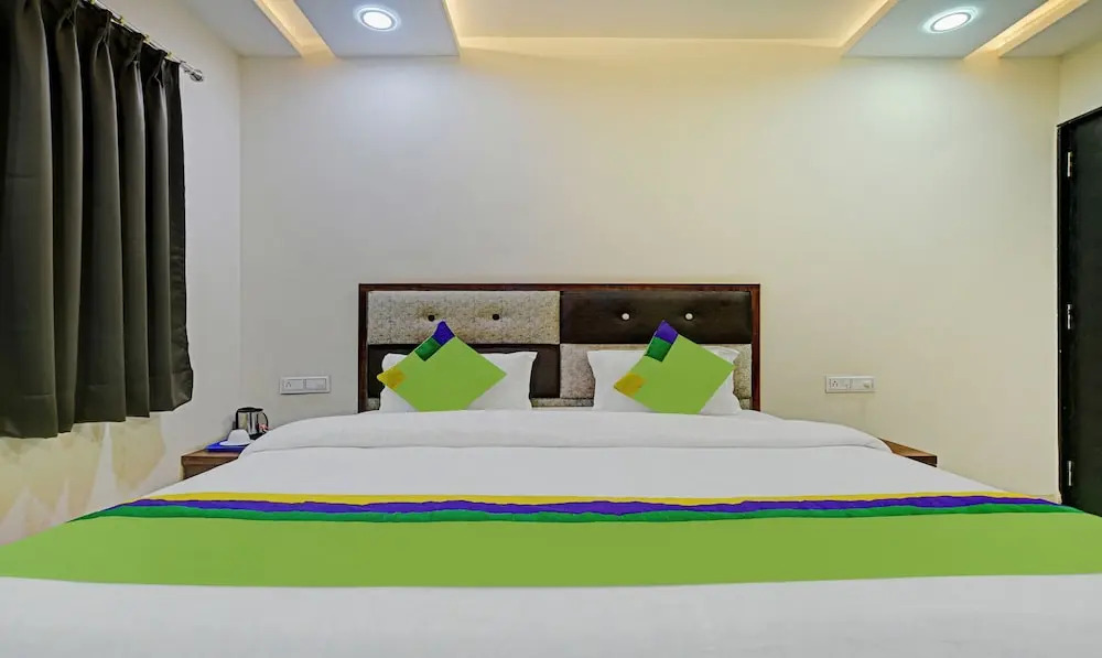 Индаур: Treebo Jayshree Palace C21 Business Park