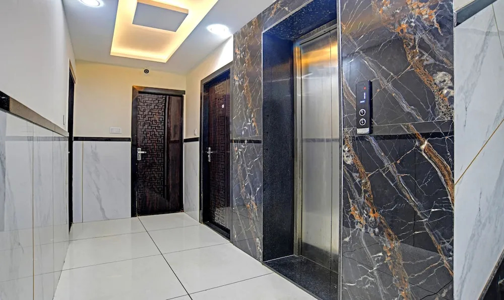 Индаур: Treebo Jayshree Palace C21 Business Park