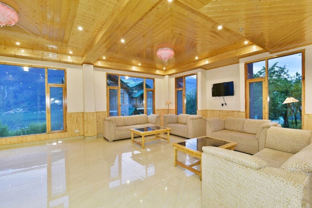 Манали: Goroomgo Mars Resort Manali