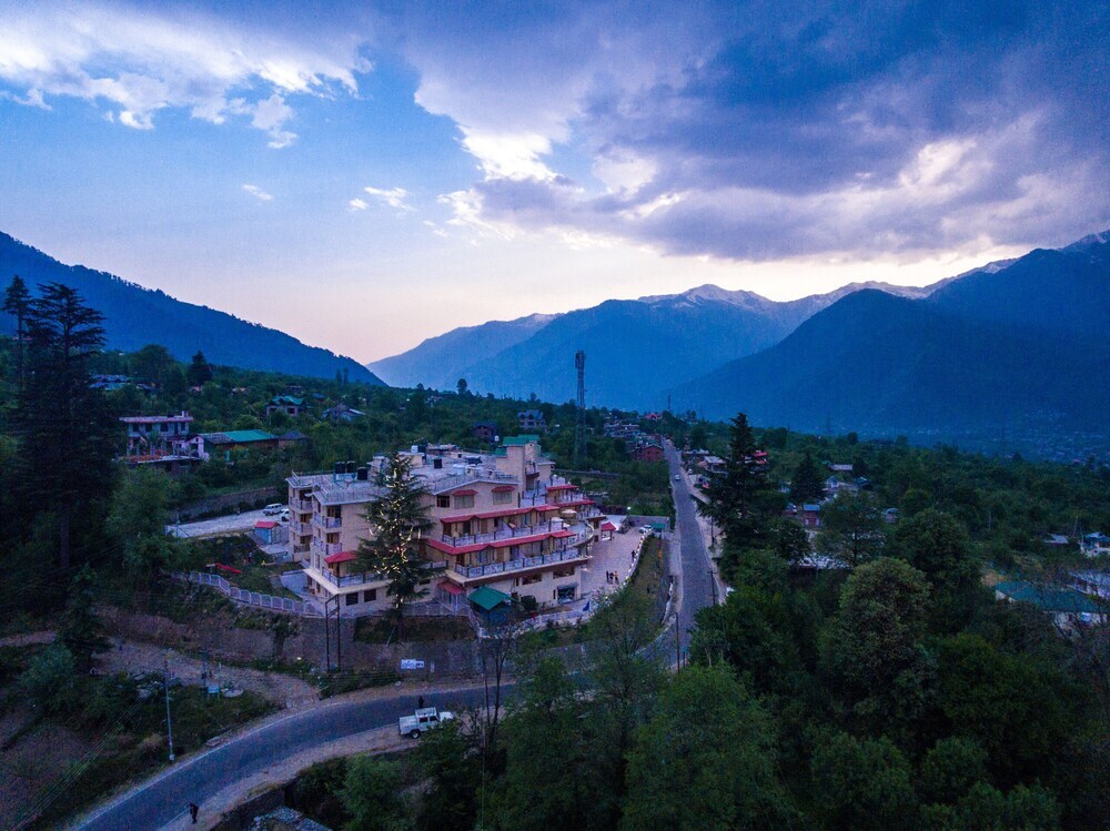 Куллу: Anand Vardhan Resorts