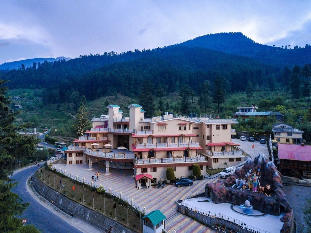 Куллу: Anand Vardhan Resorts