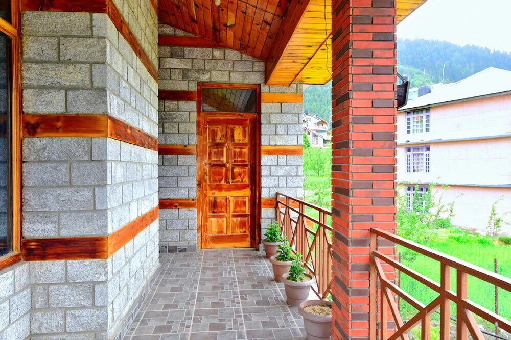Манали: Goroomgo Tara Cottage Manali