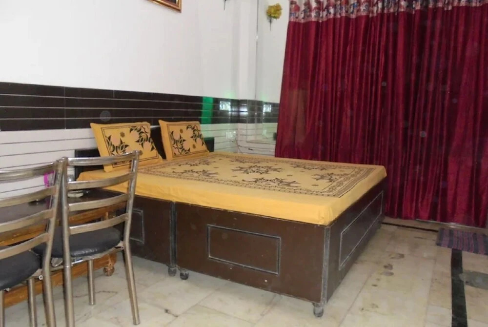 Мератх: Goroomgo Labh Mahal Meerut