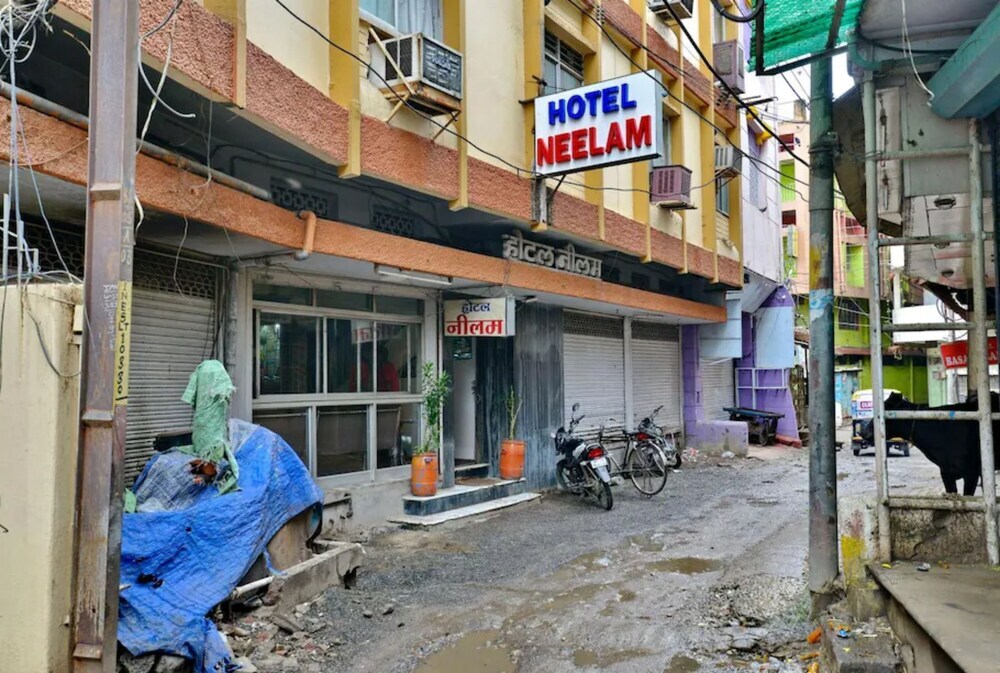 Индаур: Goroomgo Neelam Indore