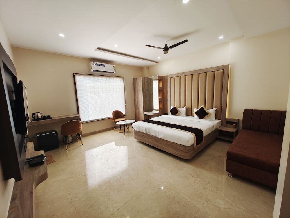 Сатна: Radha Residency by ShriGo Hotels
