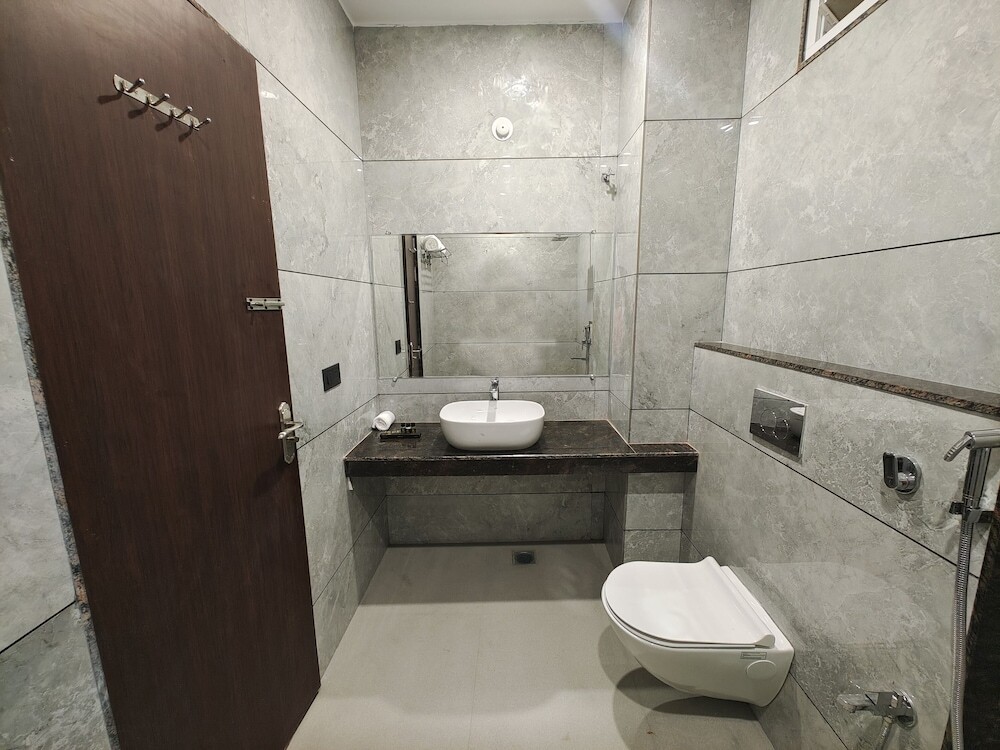 Сатна: Radha Residency by ShriGo Hotels