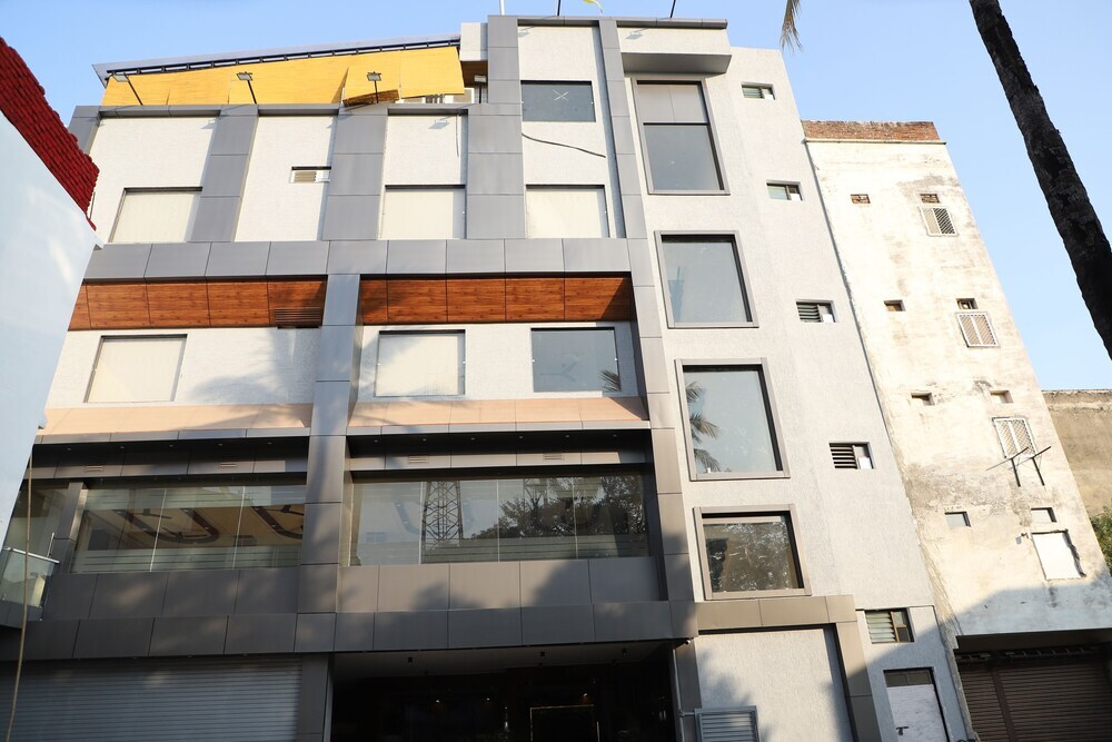 Сатна: Radha Residency by ShriGo Hotels