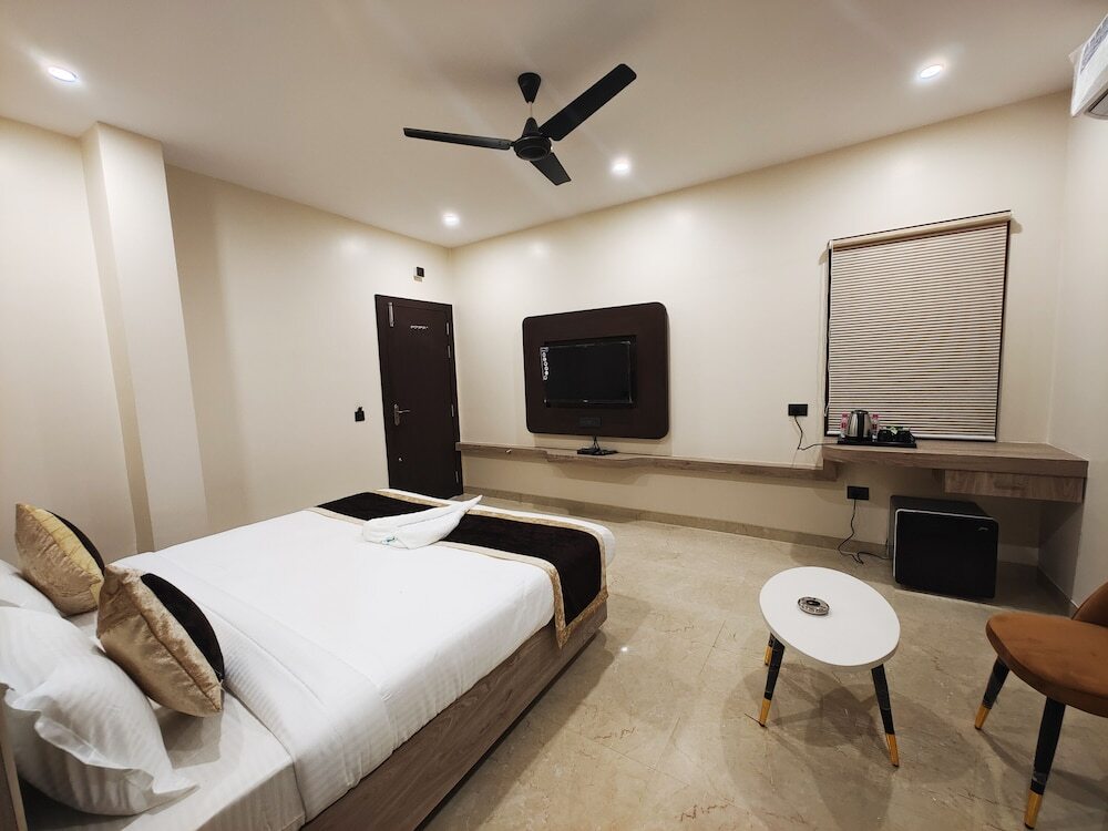 Radha Residency by ShriGo Hotels — фото 3