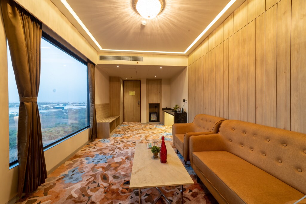 Чакан: The Monarch at Chakan MIDC - Pune