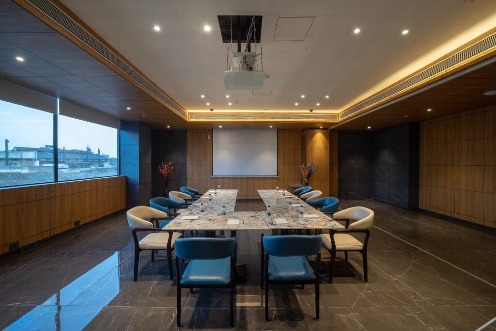 Чакан: The Monarch at Chakan MIDC - Pune