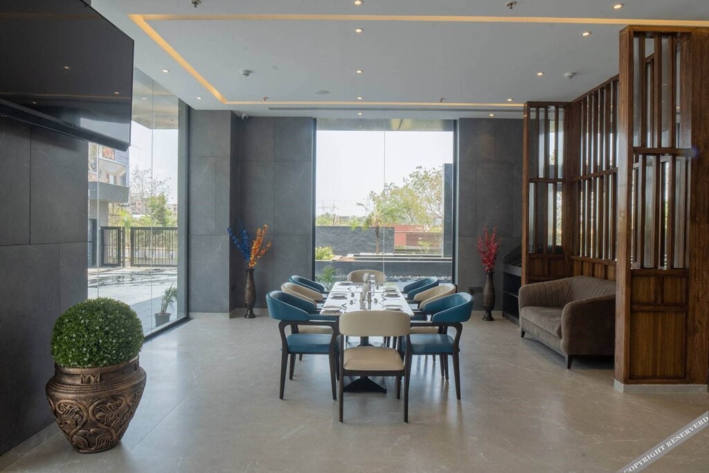 Чакан: The Monarch at Chakan MIDC - Pune
