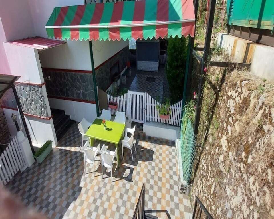 Массури: Veenu's Cottage