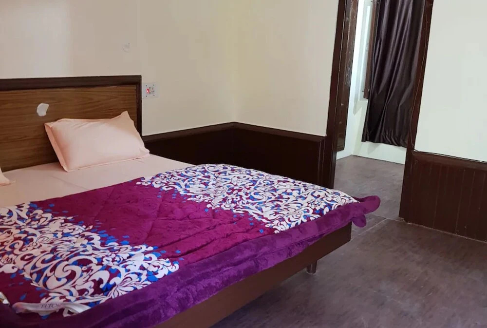Манали: Goroomgo Aby's Hut Manali