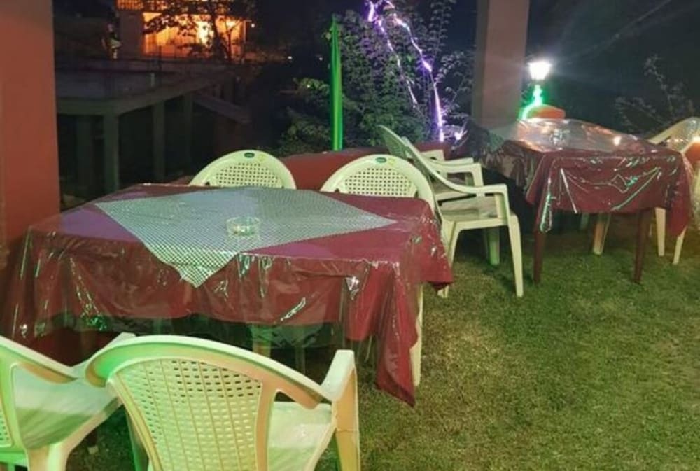 Манали: Goroomgo Aby's Hut Manali