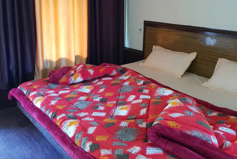 Манали: Goroomgo Aby's Hut Manali