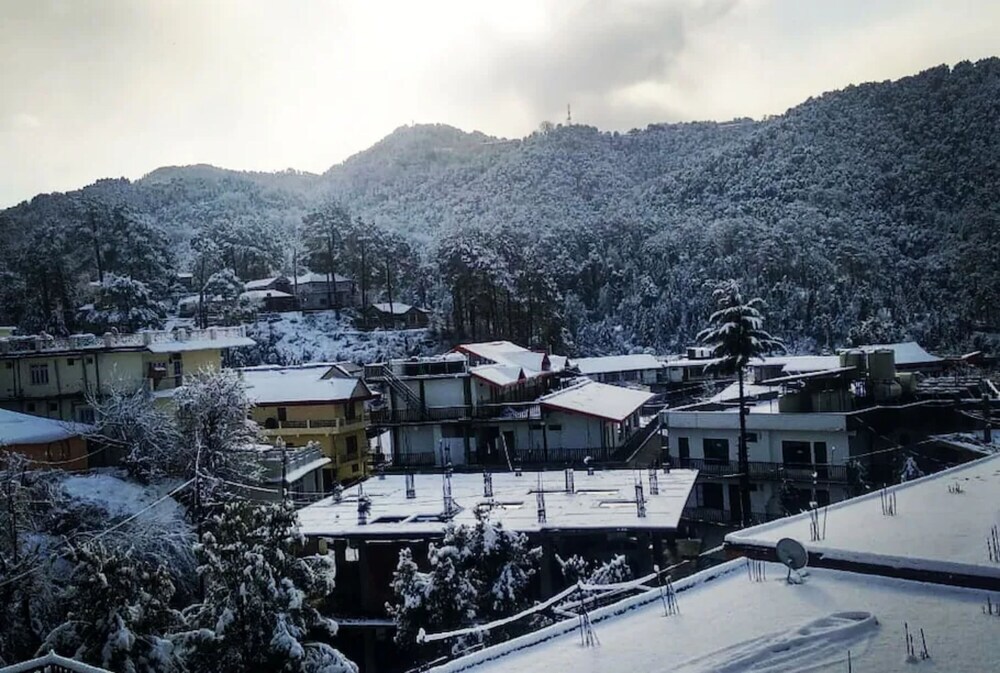 Чамба: Goroomgo Rudra Inn Dalhousie
