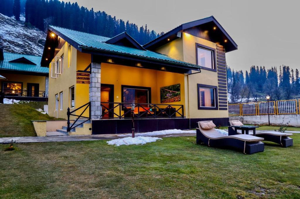 Пахалгам: Pine Spring Resort Sonamarg