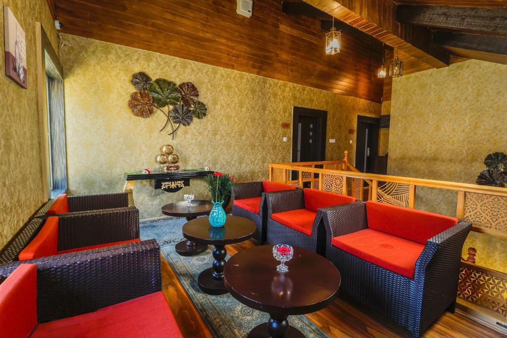 Пахалгам: Pine Spring Resort Sonamarg