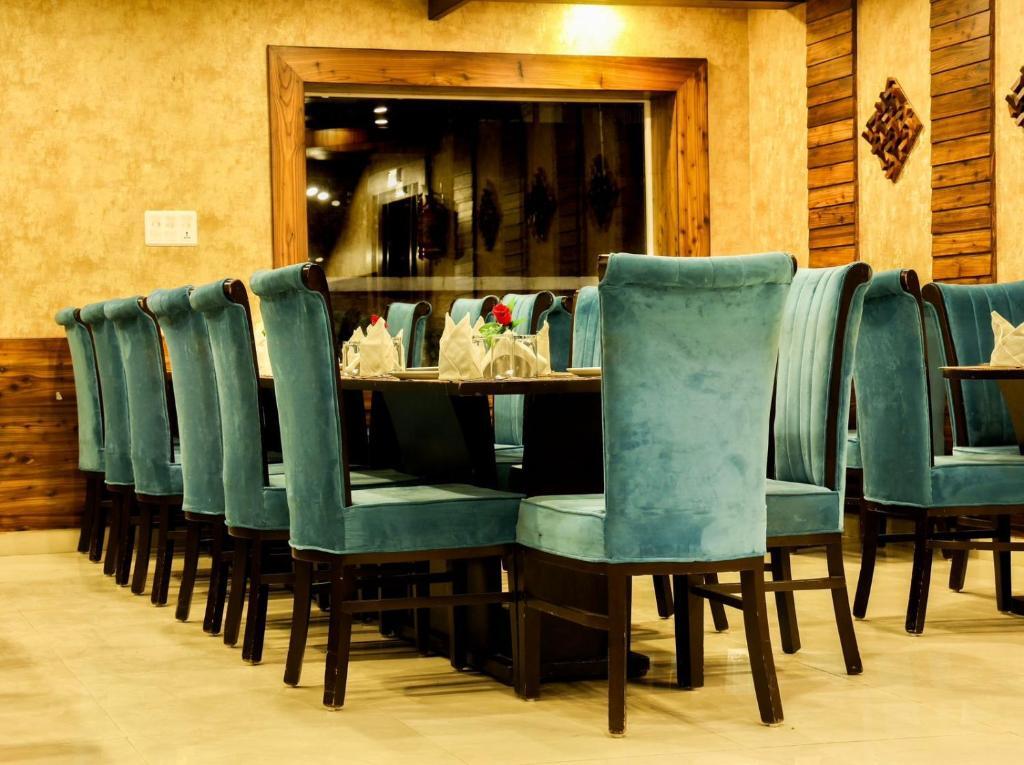 Пахалгам: Pine Spring Resort Sonamarg