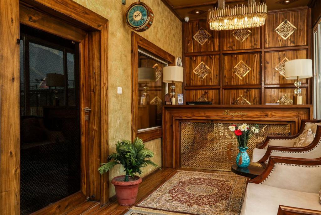 Пахалгам: Pine Spring Resort Sonamarg