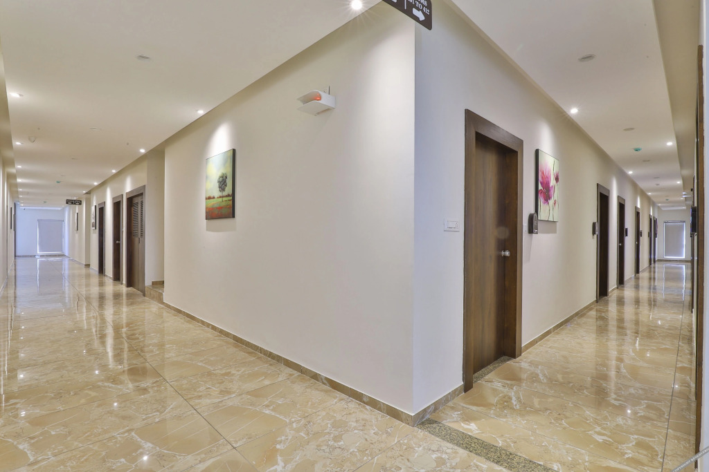 Ананд: Hotel SR Regency