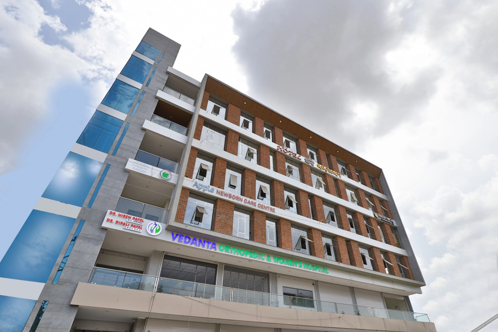 Ананд: Hotel SR Regency