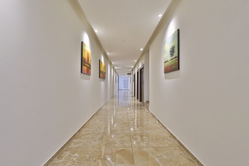 Ананд: Hotel SR Regency