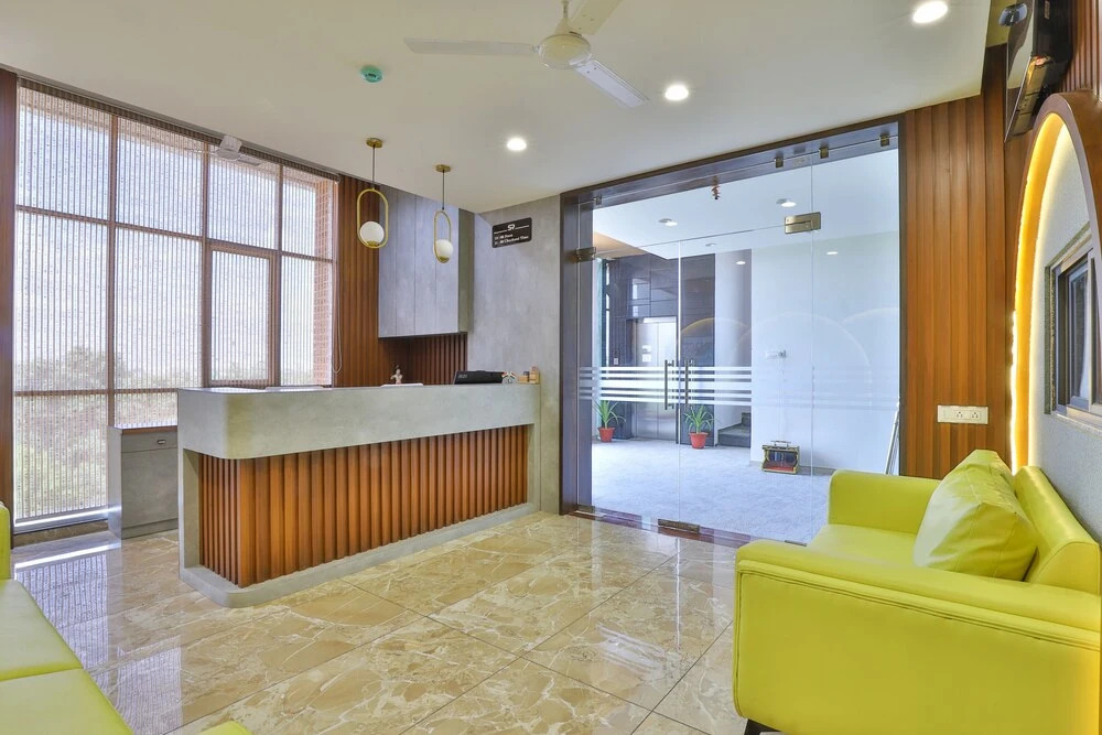 Ананд: Hotel SR Regency