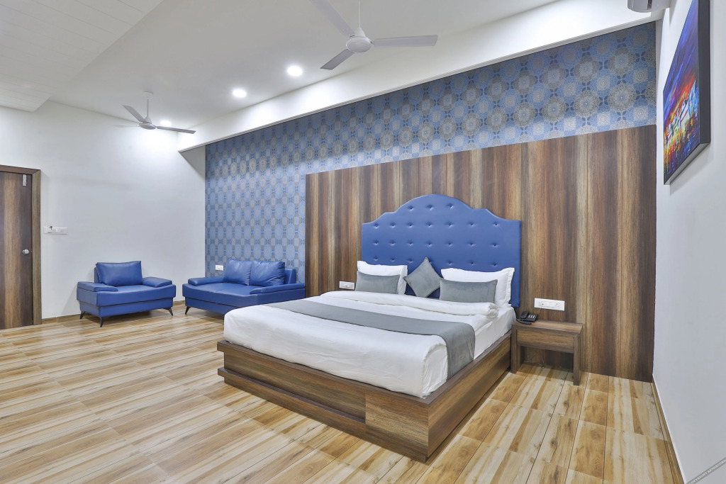Ананд: Hotel SR Regency