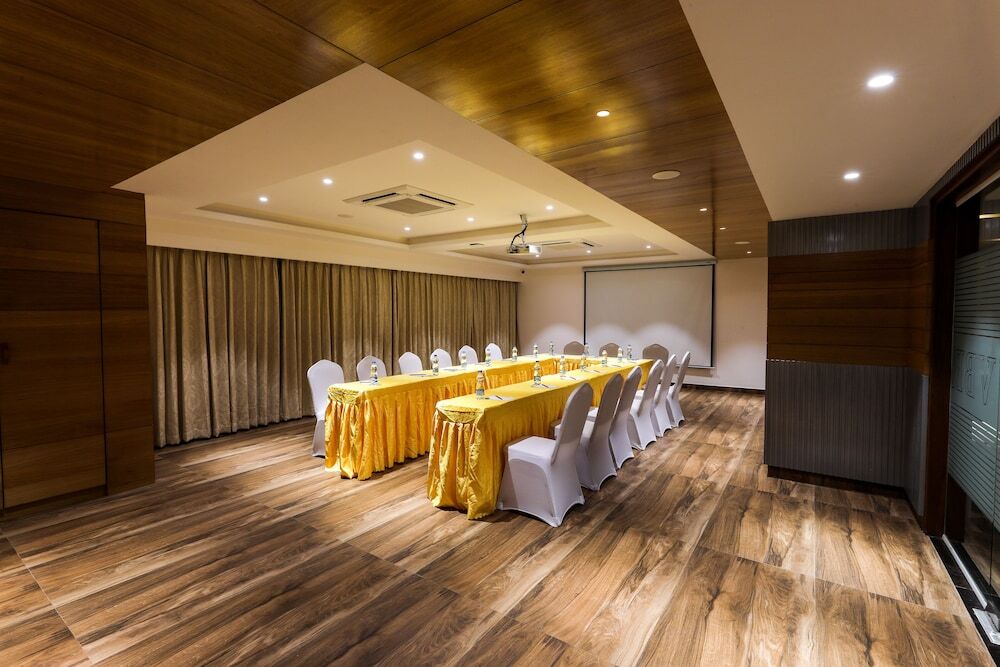 Бангалор: Hotel Vbr Grand Inn