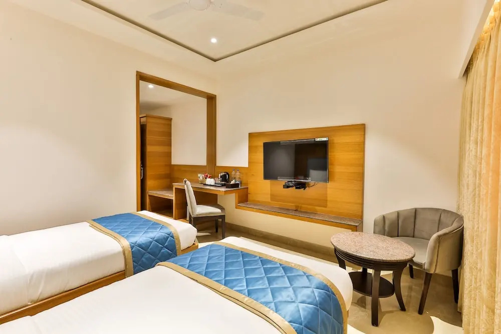 Бангалор: Hotel Vbr Grand Inn