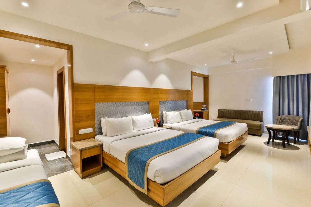Бангалор: Hotel Vbr Grand Inn