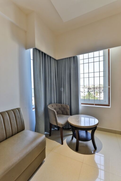 Бангалор: Hotel Vbr Grand Inn