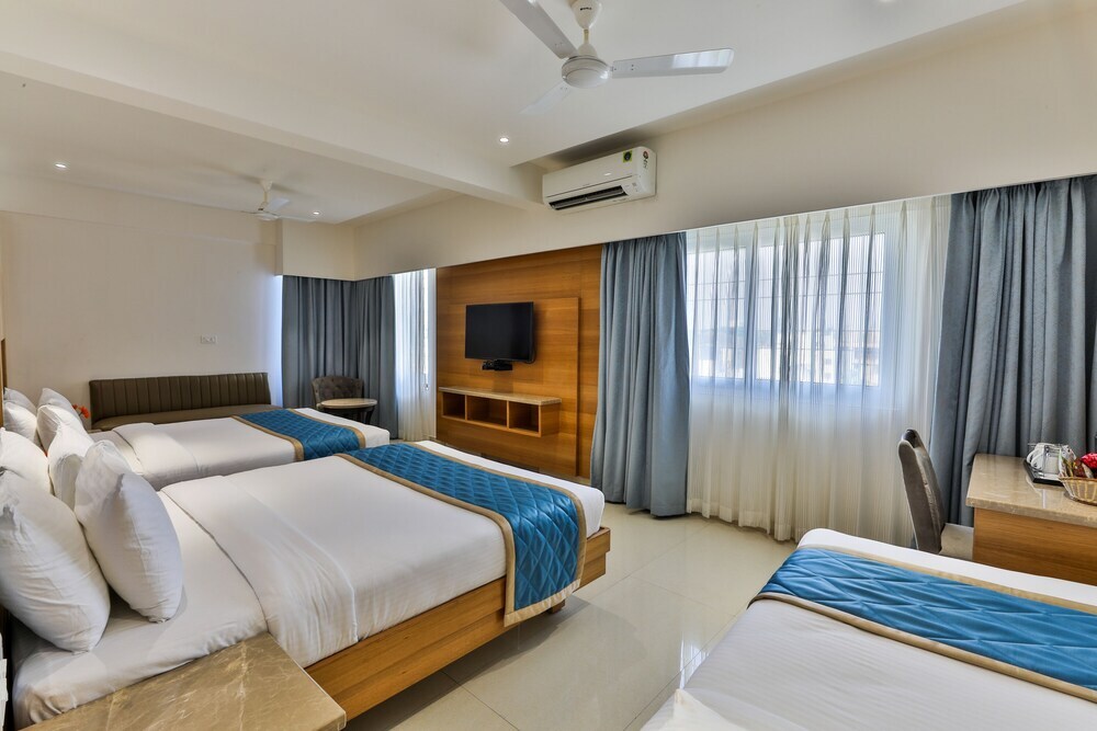 Бангалор: Hotel Vbr Grand Inn